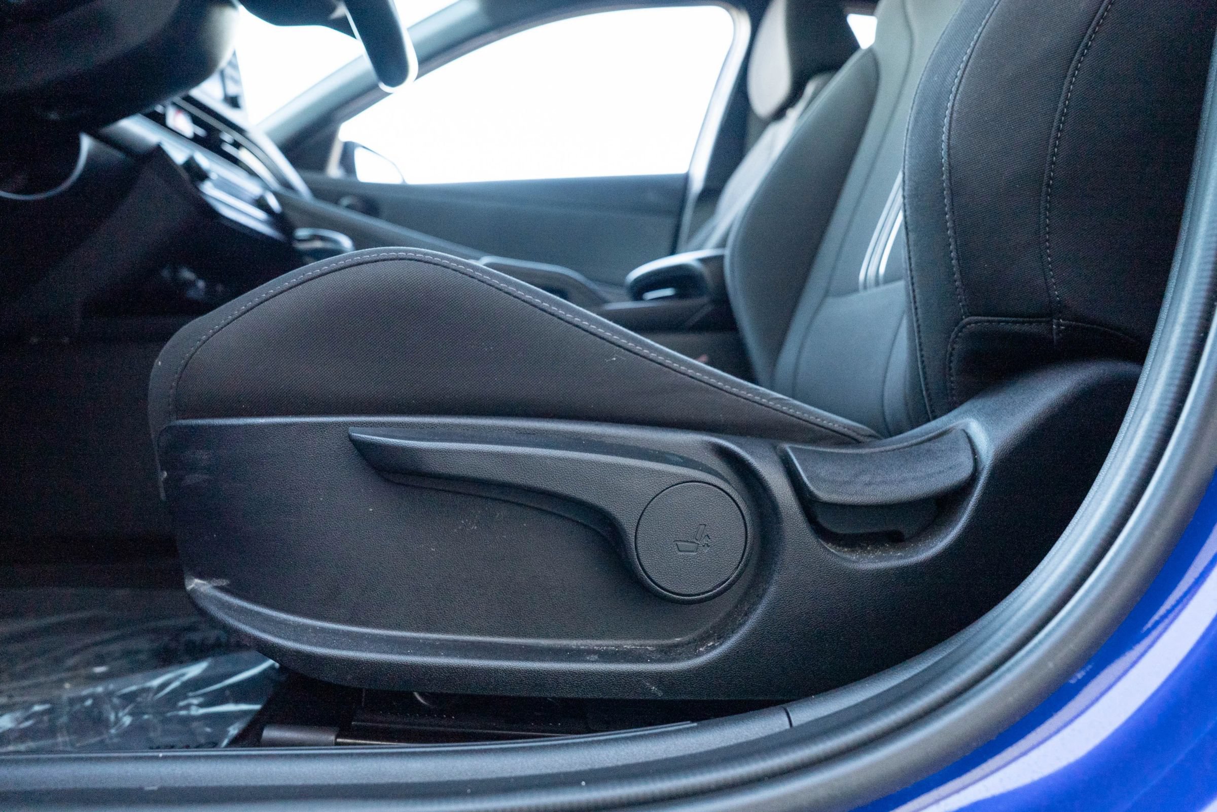 Used 2025 Hyundai Elantra Sport w/ Cargo Package FWD image 23