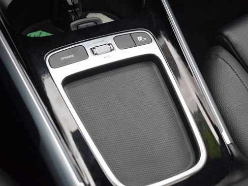 Used 2024 Mercedes-Benz EQB 300 4MATIC image 28