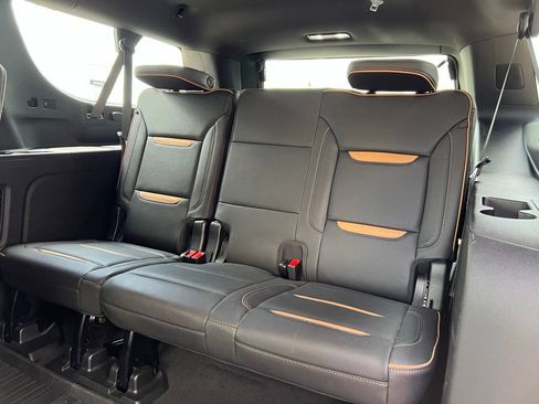 Used 2023 GMC Yukon XL AT4 w/ Technology Package AWD/4WD image 23