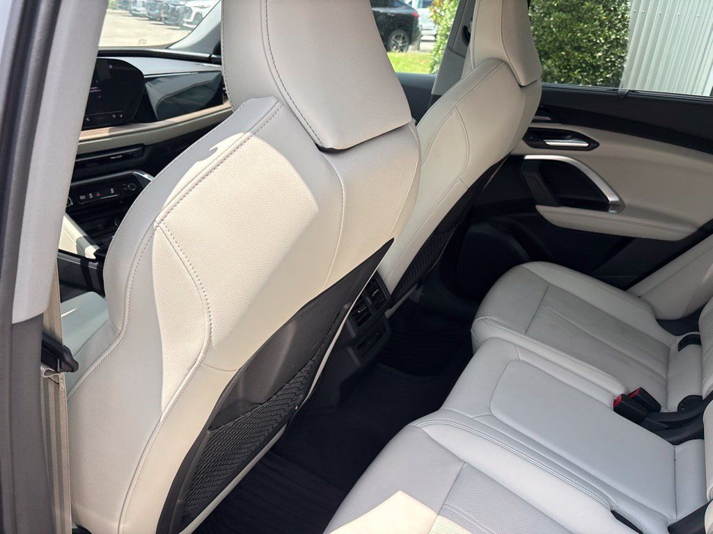 Used 2025 Audi Q5 Premium Plus w/ Premium Plus AWD/4WD image 11