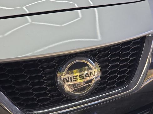 Used 2022 Nissan Versa SV FWD image 26