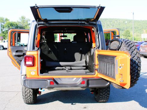 Used 2023 Jeep Wrangler Unlimited w/ Cold Weather Group AWD/4WD image 21