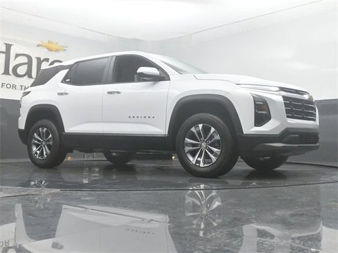 New 2026 Chevrolet Equinox LT w/ Safety and Technology Package image 2