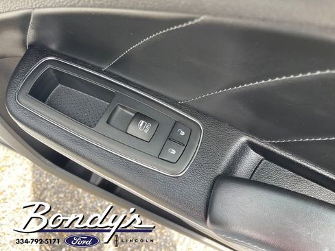 Used 2017 Dodge Charger R/T w/ Plus Group image 19