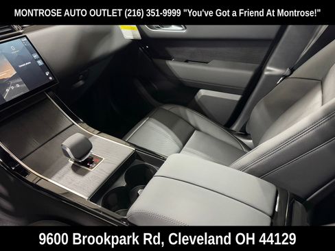 New 2026 Land Rover Range Rover Velar Dynamic SE image 13