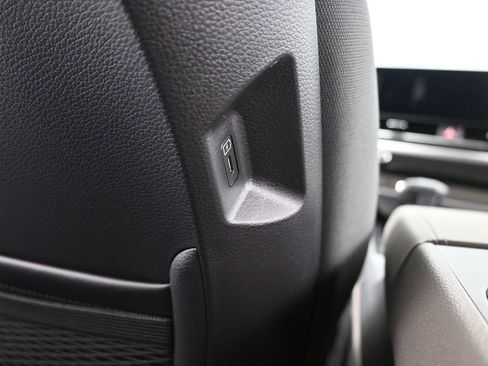 New 2026 Kia Carnival LX FWD image 15