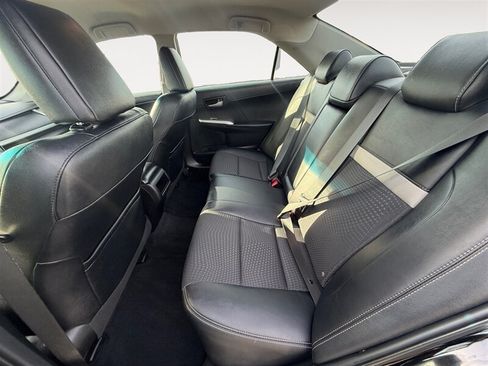 Used 2013 Toyota Camry SE FWD image 23