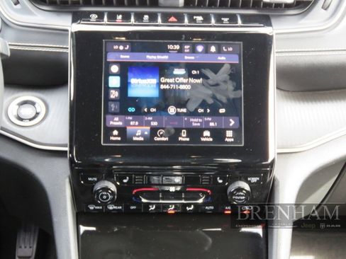 Used 2023 Jeep Grand Cherokee Altitude RWD image 19
