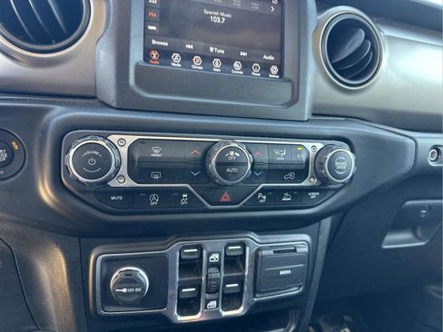 Used 2021 Jeep Wrangler Unlimited Sport image 31