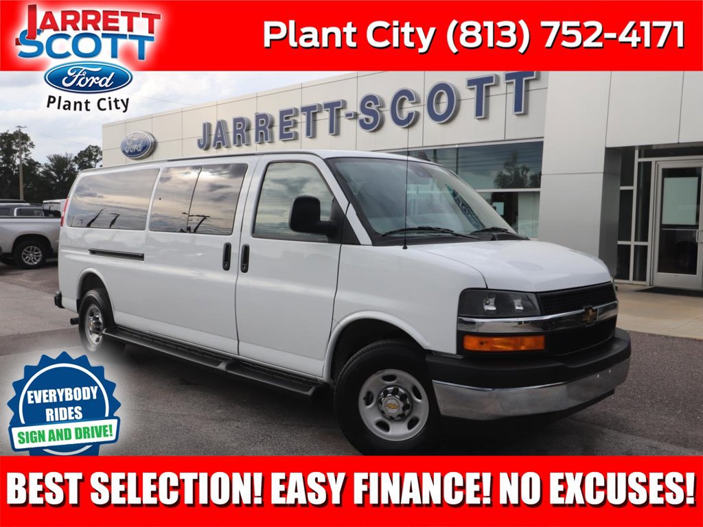 Used 2025 Chevrolet Express 3500 LT w/ LT Preferred Equipment Group RWD image 1