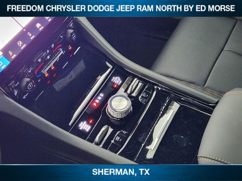 New 2025 Jeep Grand Cherokee Summit image 12