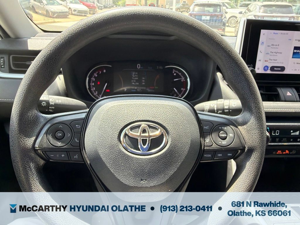 Used 2024 Toyota RAV4 XLE FWD image 6