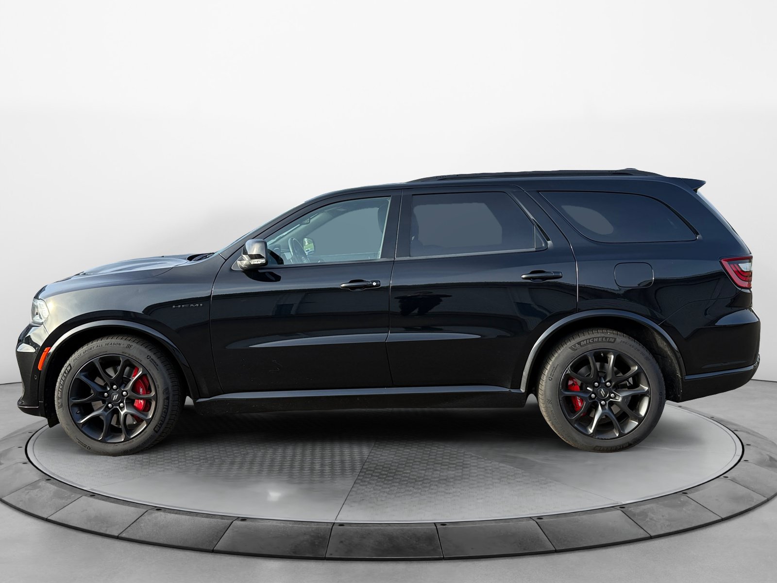 Used 2023 Dodge Durango R/T w/ Tow 'N Go Package AWD/4WD image 3