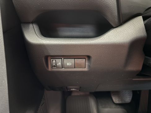 Used 2025 Toyota RAV4 XLE FWD image 27