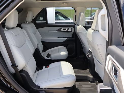 New 2026 Ford Explorer Platinum w/ LUX Leather Package AWD/4WD image 33