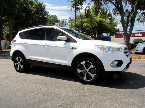 Used 2018 Ford Escape SEL w/ Ford Safe & Smart Package image 11
