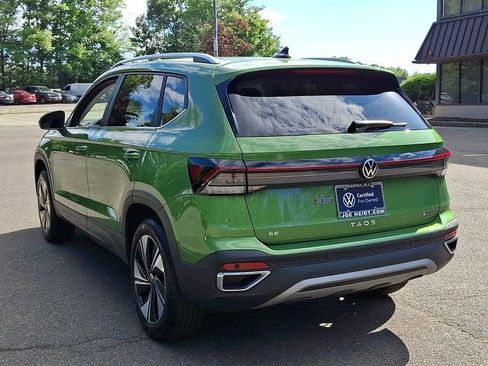 Used 2025 Volkswagen Taos SE w/ Panoramic Sunroof Package AWD/4WD image 8