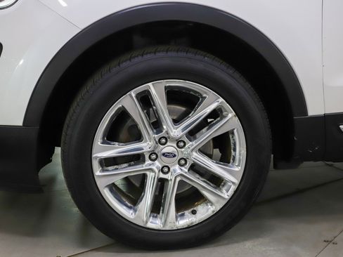 Used 2016 Ford Explorer XLT w/ Equipment Group 202A image 30