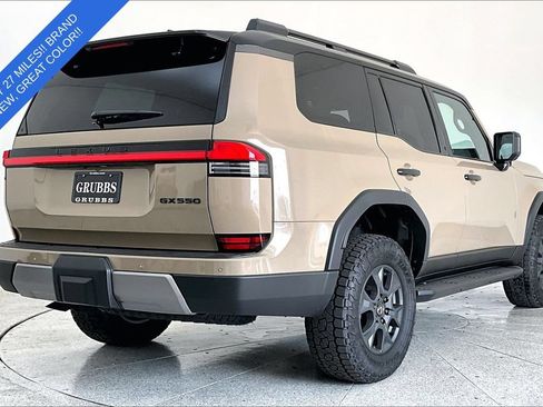 Used 2026 Lexus GX 550 AWD/4WD image 2