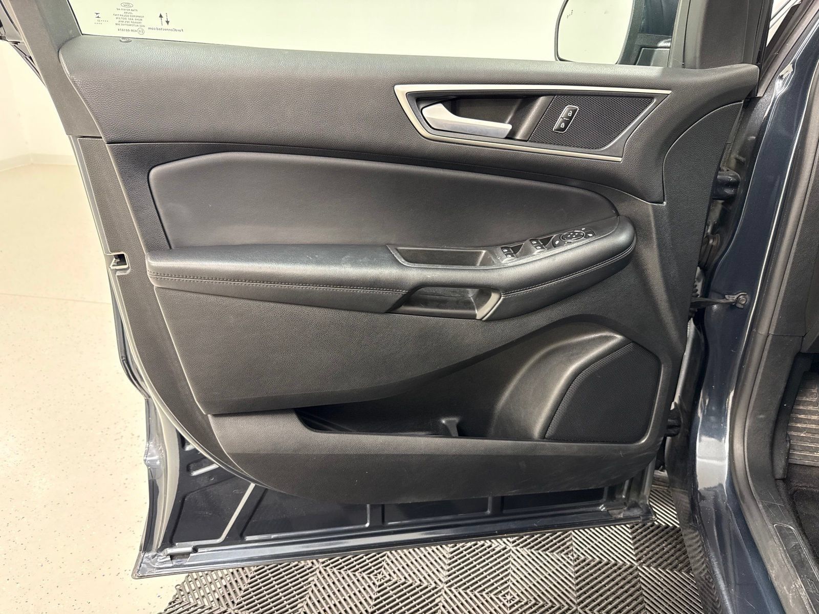 Used 2023 Ford Edge SEL w/ Convenience Package AWD/4WD image 11
