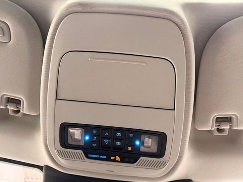 Used 2025 Ford Expedition Active image 47