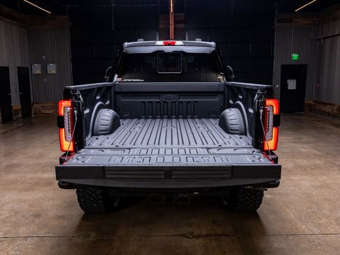 Used 2026 Ford F250 Platinum AWD/4WD image 9