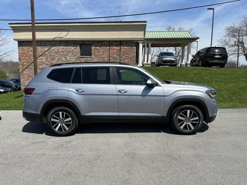 Used 2022 Volkswagen Atlas SE image 3
