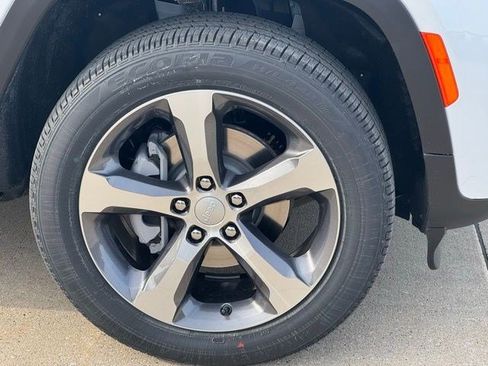 New 2026 Jeep Grand Cherokee Limited AWD/4WD image 37