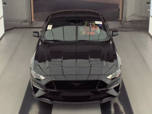 Used 2018 Ford Mustang GT RWD image 2