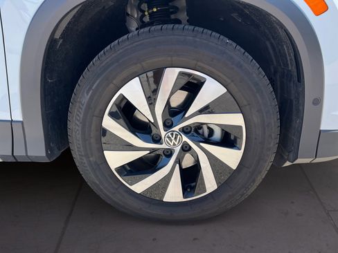 Certified 2025 Volkswagen Tiguan S image 18