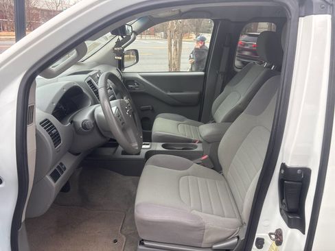 Used 2014 Nissan Frontier S image 8