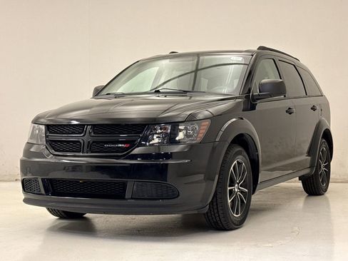 Used 2018 Dodge Journey SE w/ Popular Equipment Group image 2