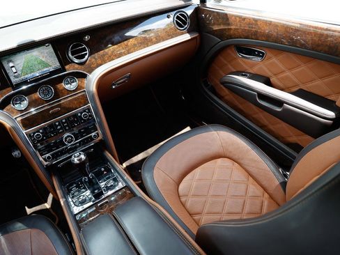 Used 2016 Bentley Mulsanne Speed RWD image 21