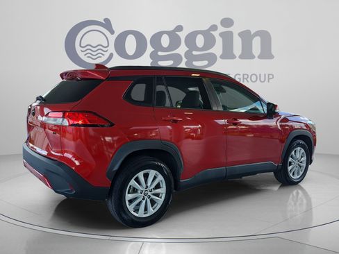 Used 2022 Toyota Corolla Cross LE w/ Moonroof Package FWD image 5
