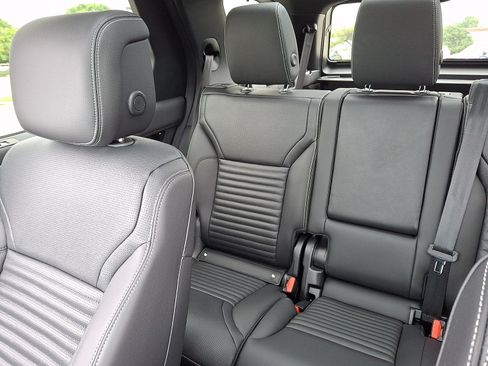 New 2026 Land Rover Discovery S AWD/4WD image 5