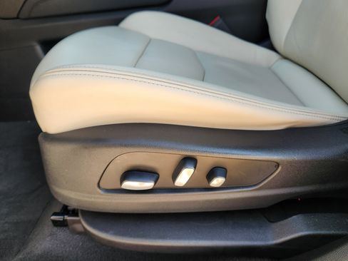 Used 2021 Cadillac XT6 Sport image 28