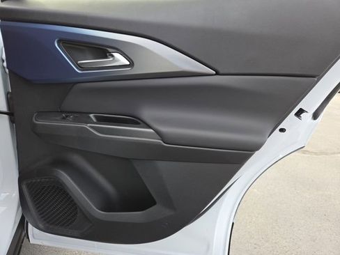 New 2026 Chevrolet Equinox EV LT w/ Convenience Package II image 20