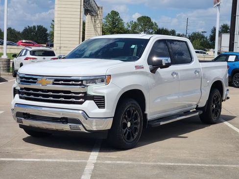 Used 2022 Chevrolet Silverado 1500 LTZ w/ Z71 Off-Road Package AWD/4WD image 3