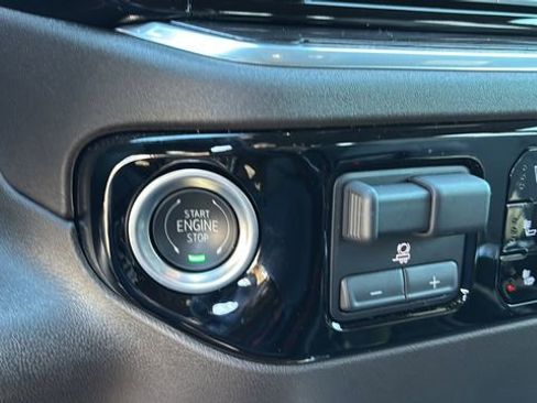 Used 2025 Chevrolet Silverado 1500 LTZ w/ LTZ Premium Package image 29
