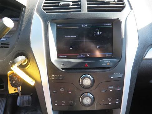 Used 2013 Ford Explorer XLT AWD/4WD image 16