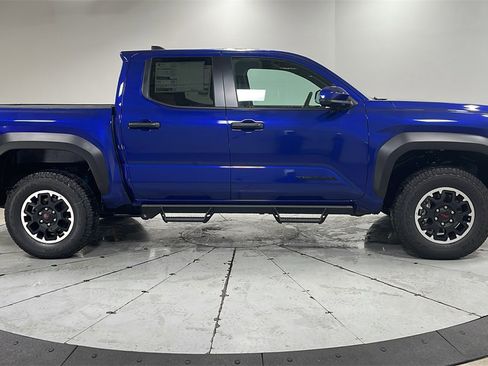 New 2025 Toyota Tacoma TRD Off-Road image 6