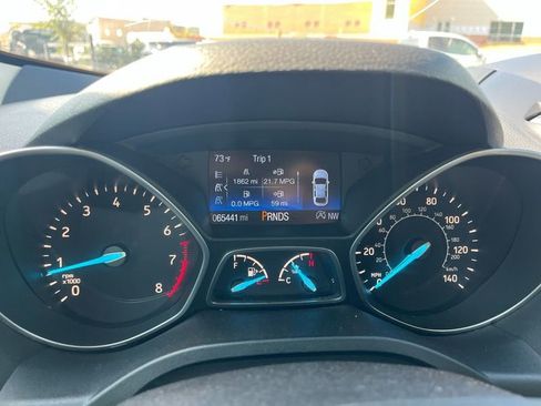 Used 2019 Ford Escape SEL image 4