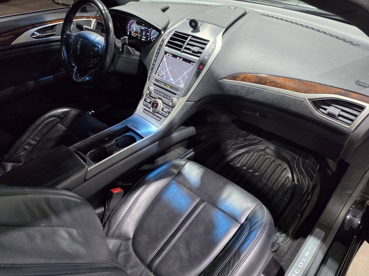 Used 2017 Lincoln MKZ Reserve w/ Climate Package FWD image 34