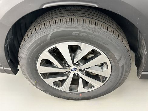 Used 2023 Subaru Outback Premium image 11