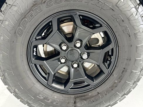 Used 2024 Jeep Wrangler Unlimited Rubicon AWD/4WD image 28