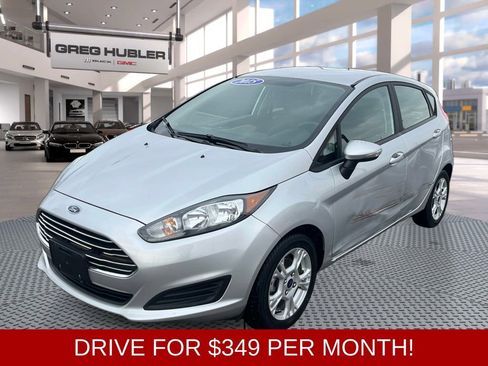 Used 2015 Ford Fiesta SE image 1