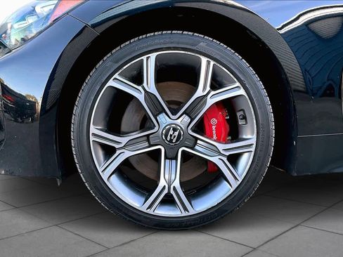 Used 2019 Kia Stinger GT image 9