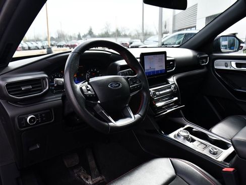 Used 2023 Ford Explorer ST-Line AWD/4WD image 11