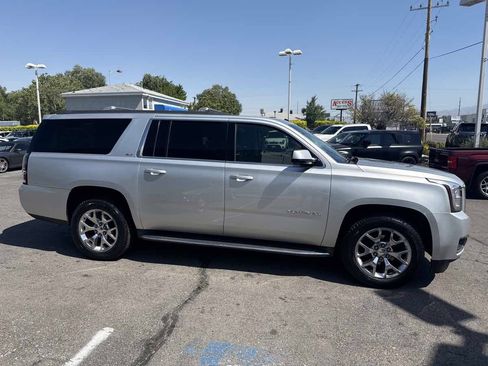 Used 2015 GMC Yukon XL SLT w/ HD Trailering Package AWD/4WD image 5
