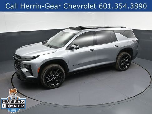 Used 2024 Chevrolet Traverse RS image 31